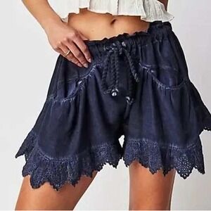 Free People Marielle Pull-on Shorts Distressed Eyelet Lace Trim Ruffle Size L